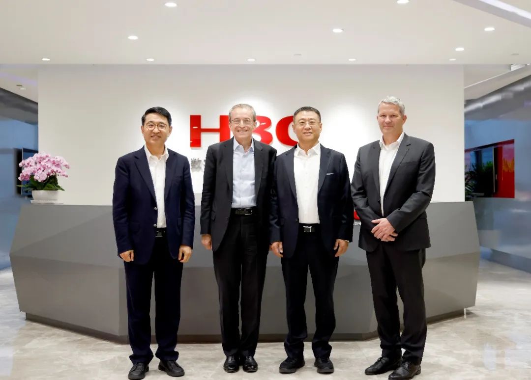 英特尔CEO基辛格一行到访和记官网集团旗下新华三 协力深耕数智新时代